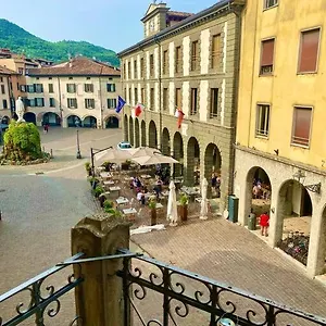  Apartment The Terrace On The Square Italy
