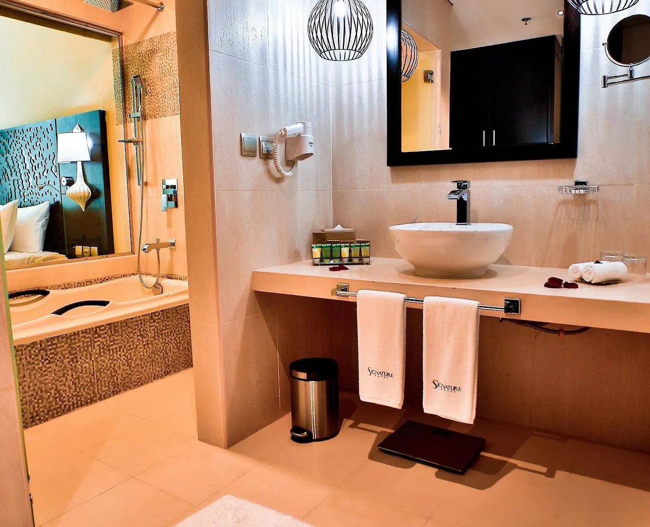 Signature Hotel Al Barsha Dubai 4*,